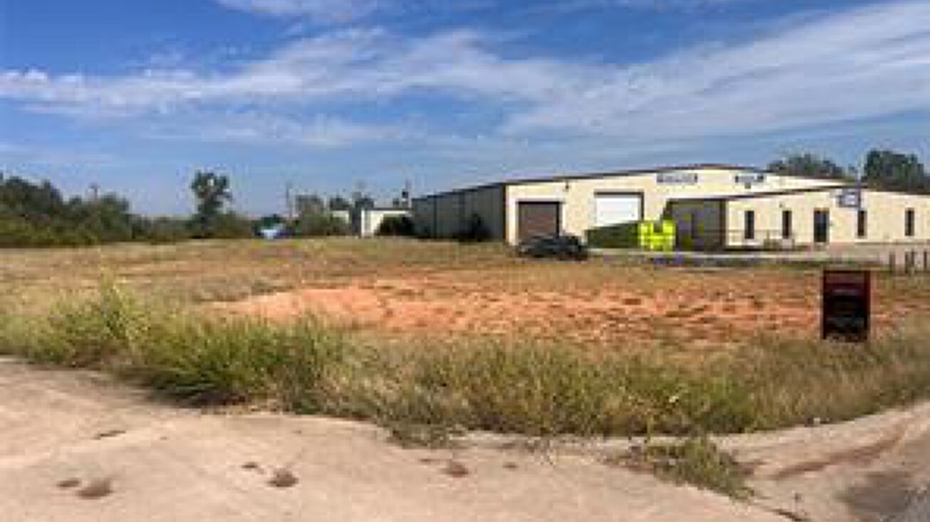 1911 Atchison Dr, Norman, OK 73069