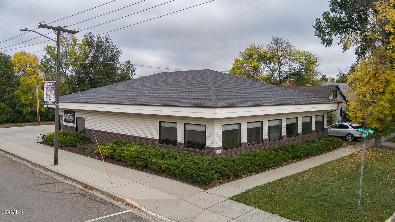 246 Main Street W, Hazen, ND 58545