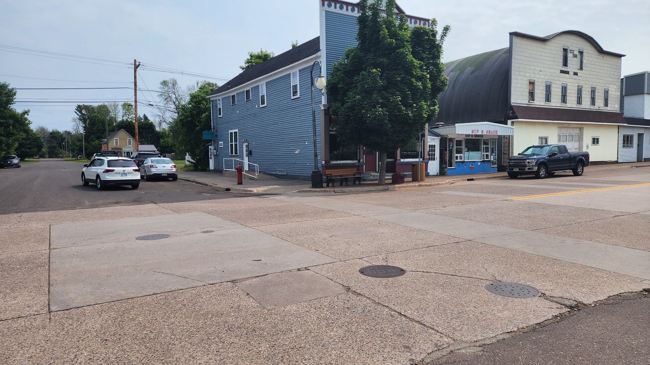 745 River St, Ontonagon, MI 49953