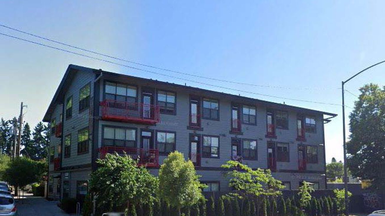 Pictures of Multifamily property located at 3605 SE 38th Ave, Portland, OR 97202 for sales - image #1