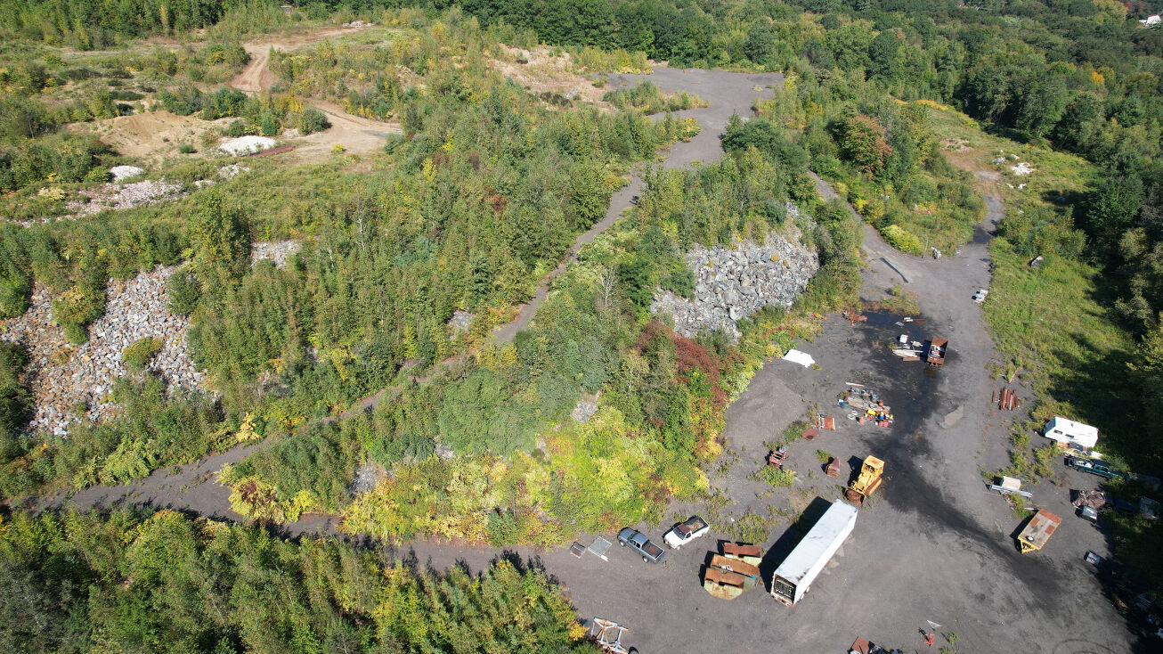 Nutmeg Valley Rd, Wolcott, CT 06716