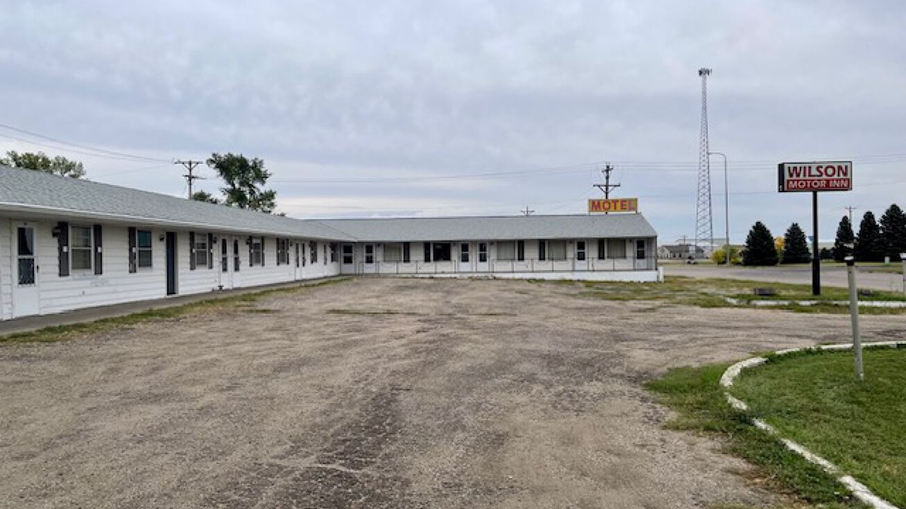 1109 E 7th Ave, Redfield, SD 57469