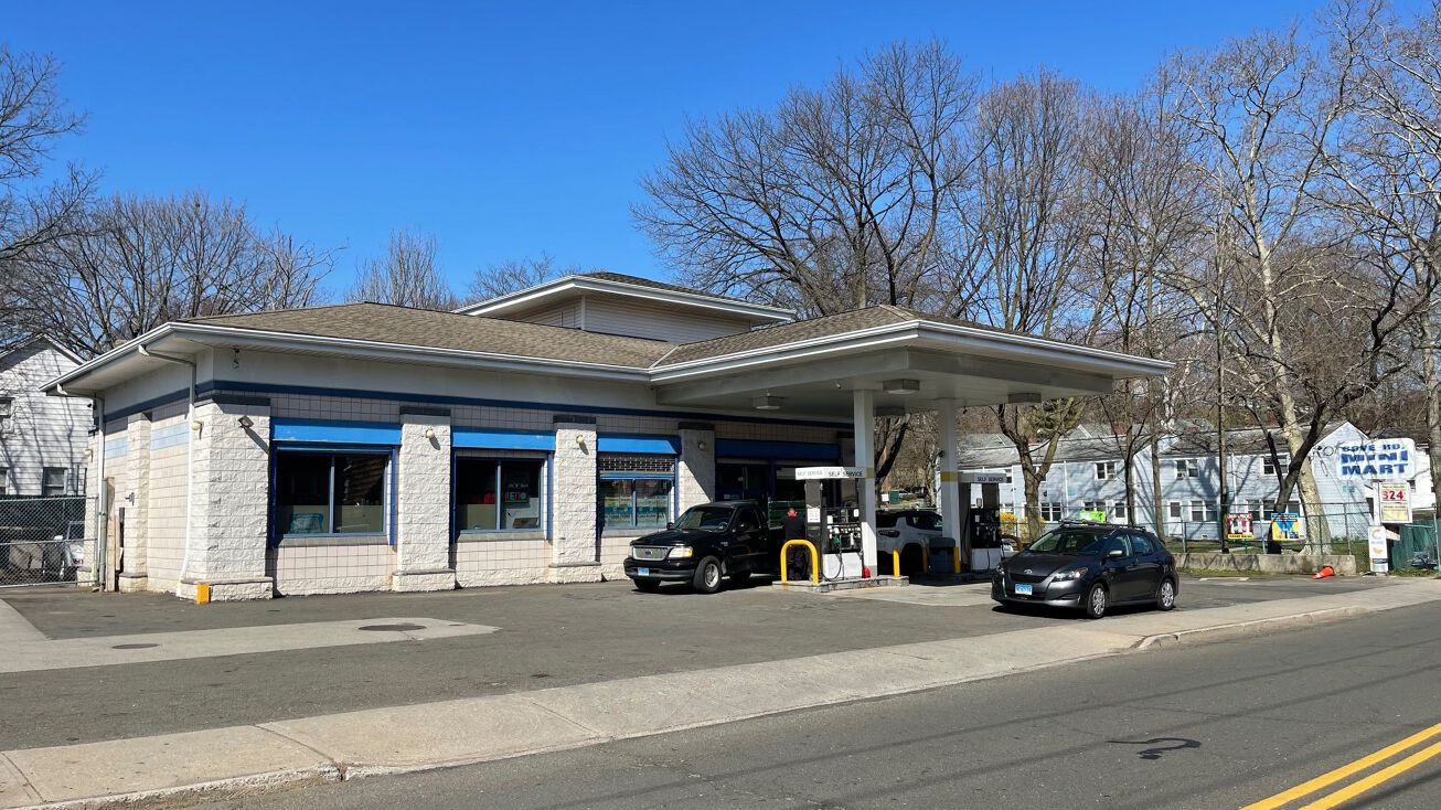 314 Cove Rd, Stamford, CT 06902