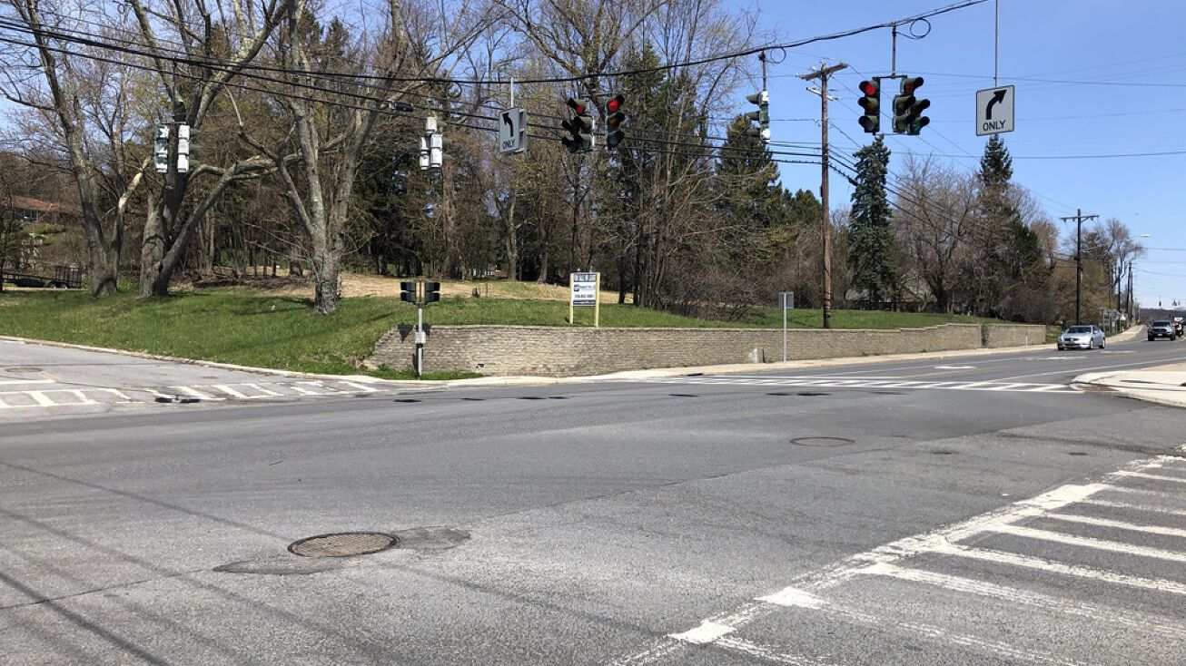 713 Hoosick Rd, Troy, NY 12180