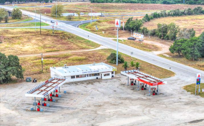 Pictures of Retail property located at 1217 Highway 95 North, Flatonia, TX 78941 for sales - image #1