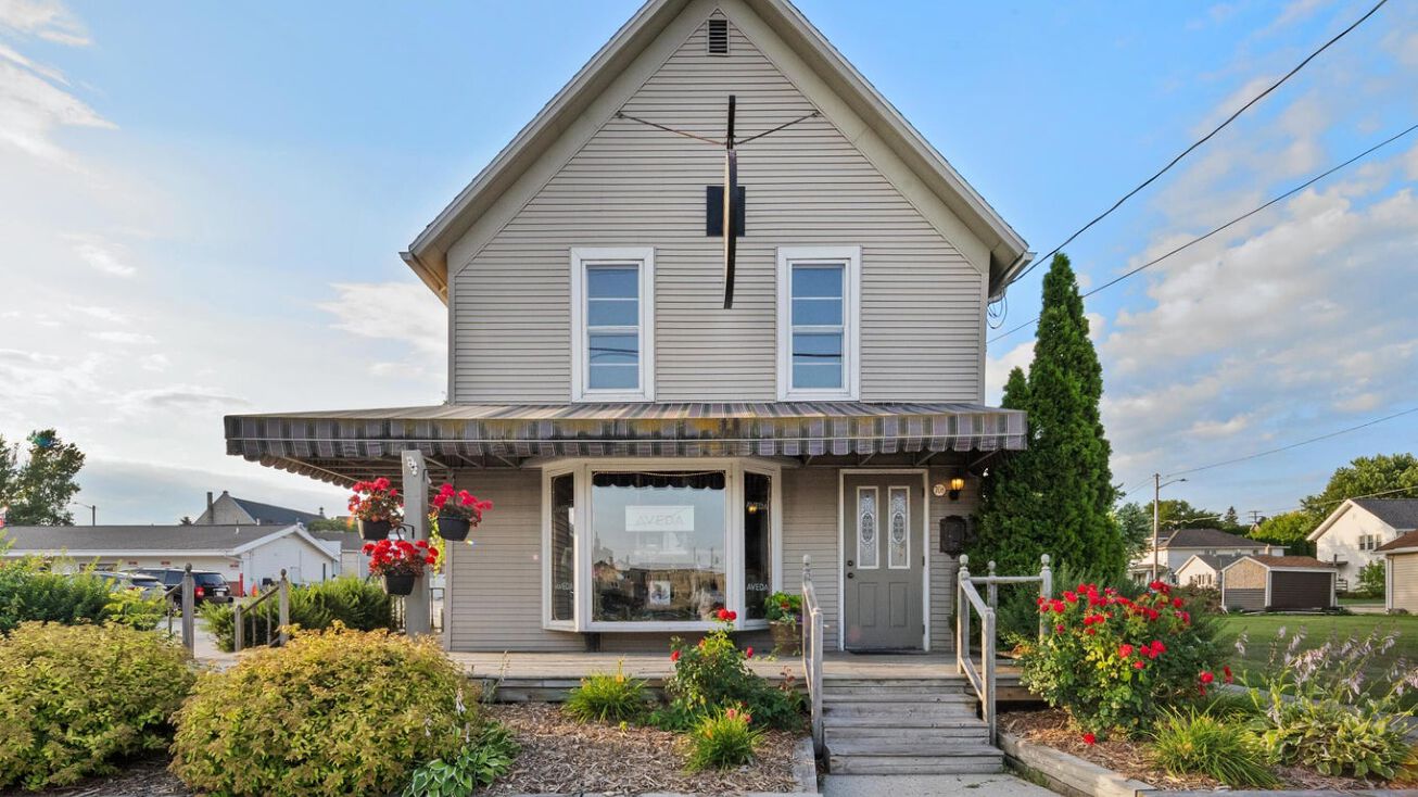 708 Chicago St, Manitowoc, WI 54220