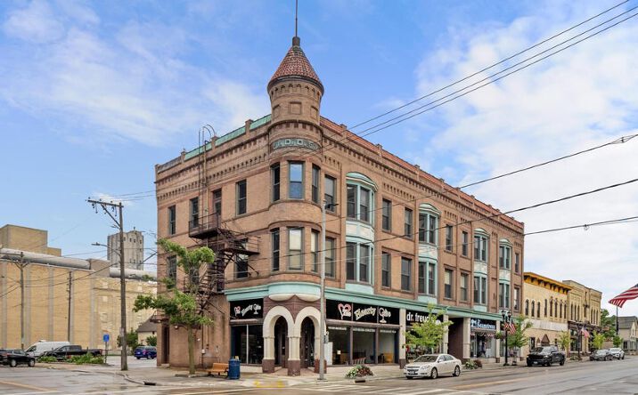 Pictures of Retail, Office property located at 921 S 8th St, Manitowoc, WI 54220 for sales - image #1