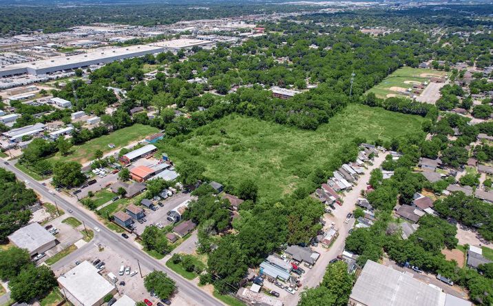 Pictures of Land property located at 230 W Canino Rd, Houston, TX 77037 for sales - image #1