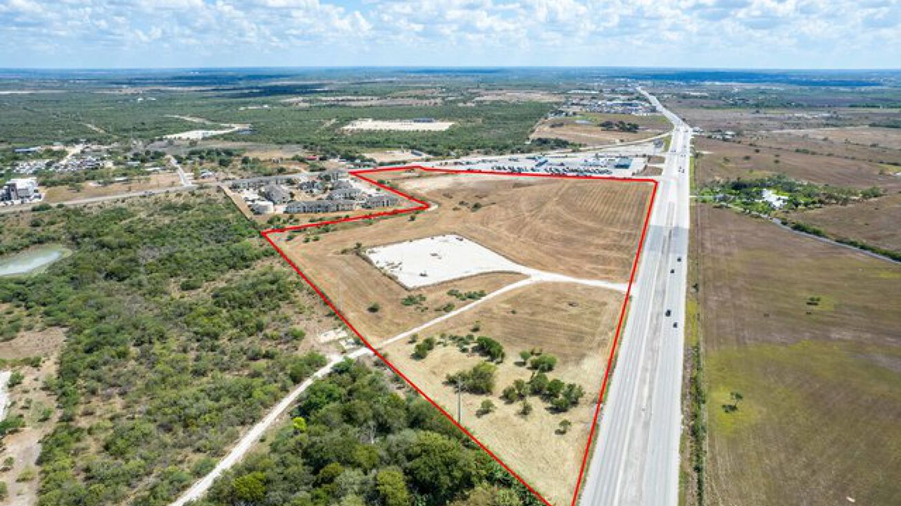 18 ACRES Highway 181 Behind Stripes, Karnes City, TX 78118