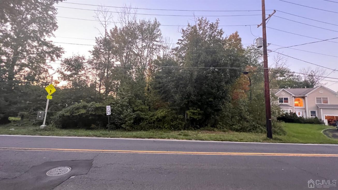 586 E Ridge Road, South Brunswick, NJ 08810