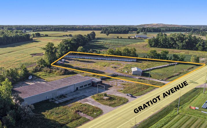 Pictures of Retail, Industrial property located at 65600 Gratiot Ave, New Haven, MI 48050 for sales - image #1