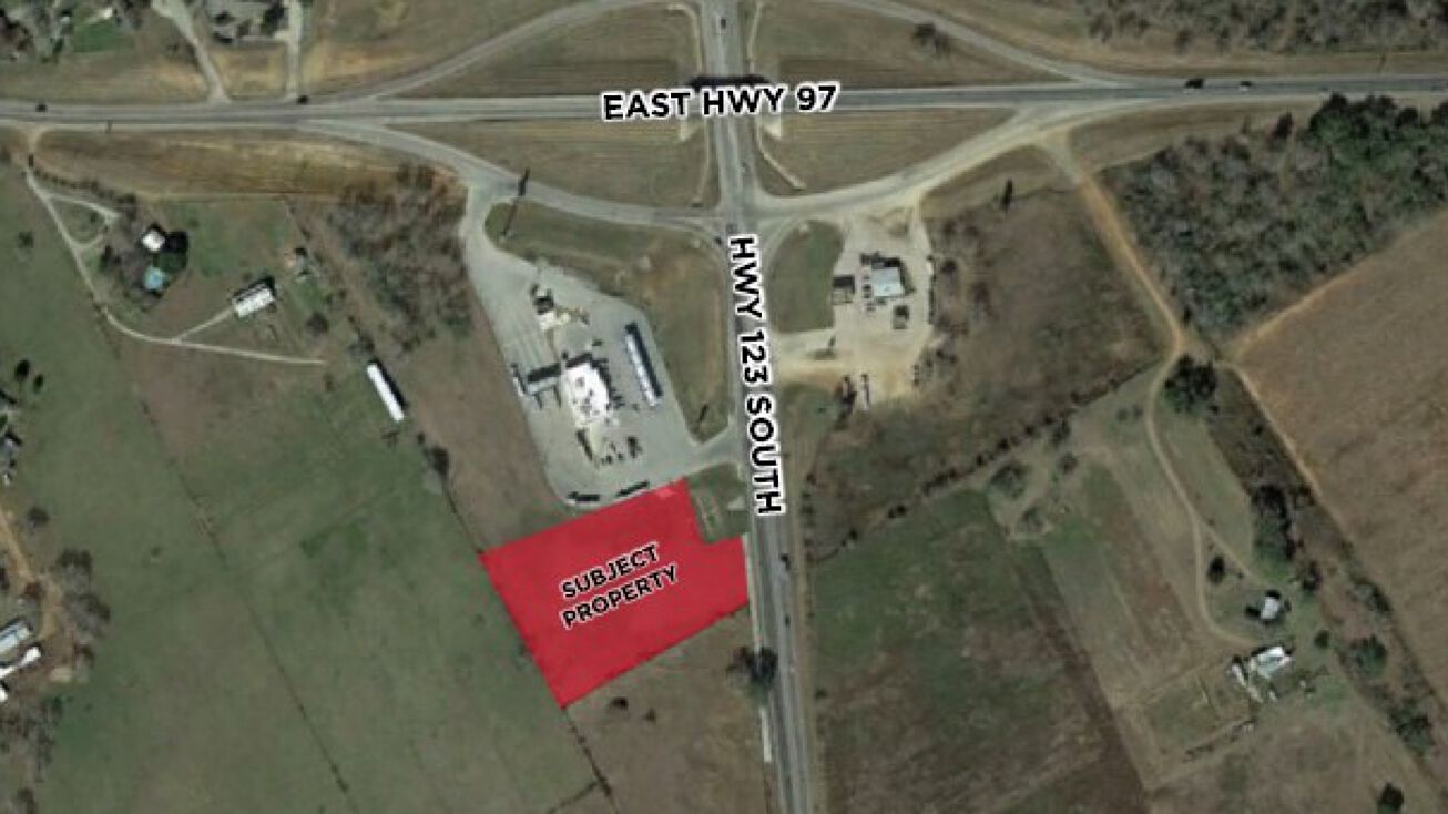 1003 Texas Hwy 123, Stockdale, TX 78160