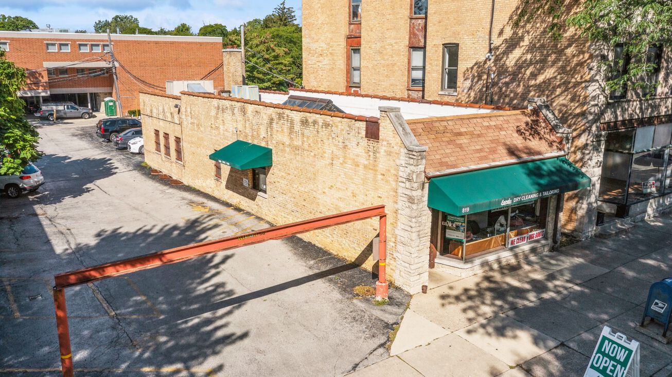 819 Ridge Rd, Wilmette, IL 60091