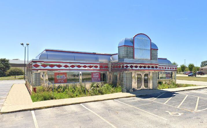 Pictures of Retail property located at 1104 Tuscola Blvd, Tuscola, IL 61953 for comps - image #1