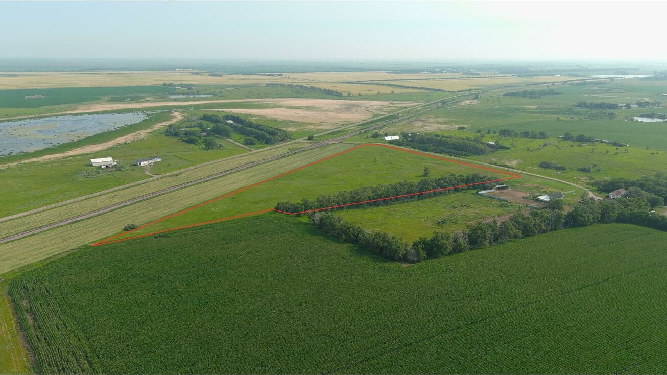 Apple Creek Rd, Bismarck, ND 58558