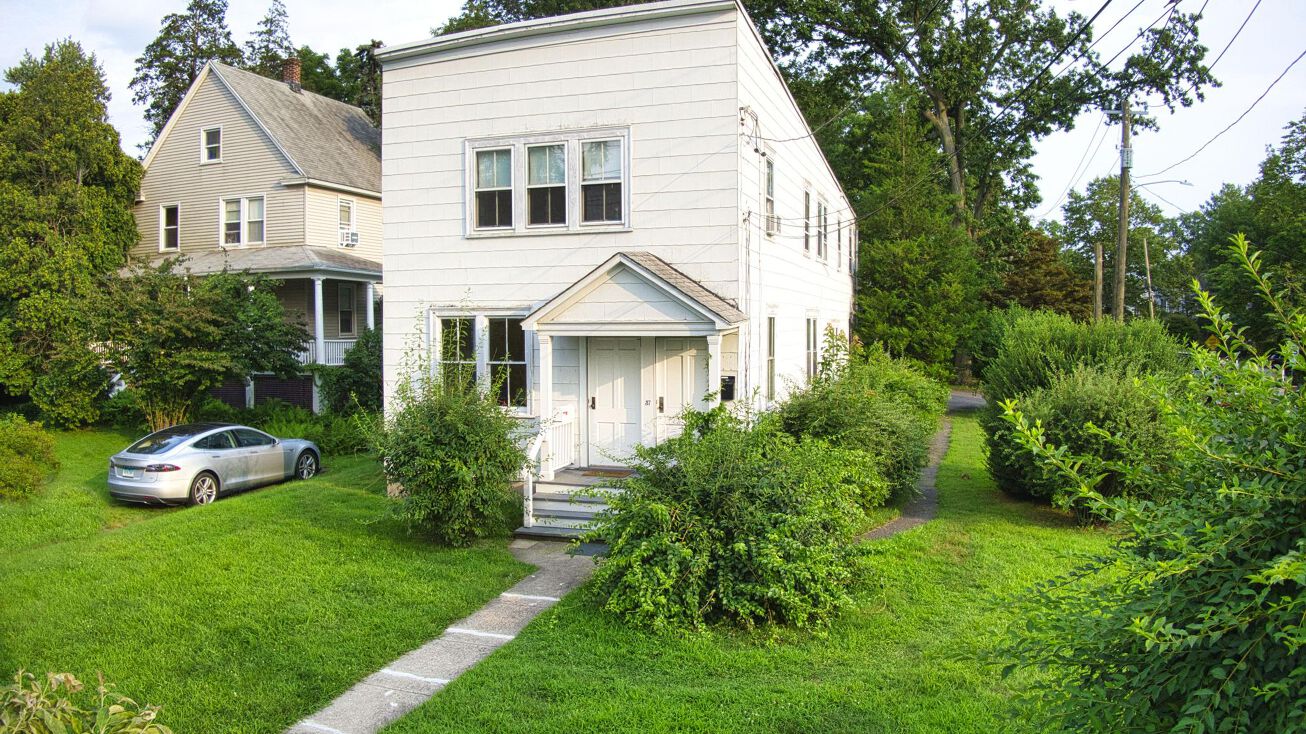 37 Arcadia Rd, Greenwich, CT 06870