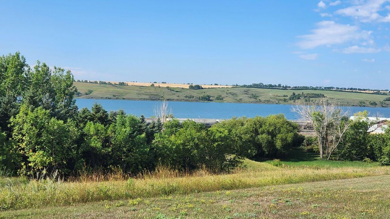 300 4th Ave NE, Kenmare, ND 58746