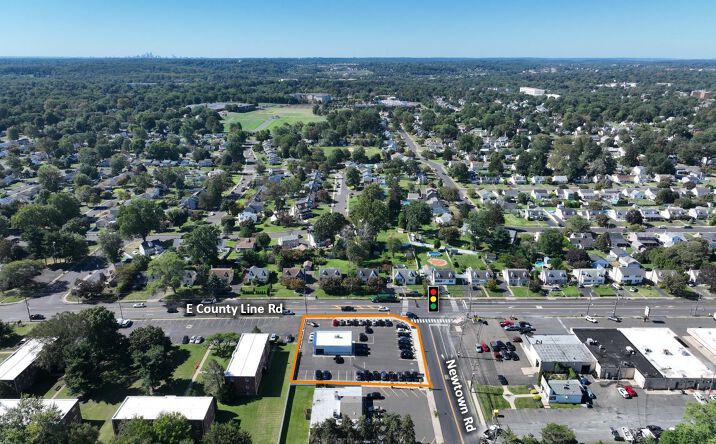 Pictures of Retail property located at 305 E County Line Rd, Warminster, PA 18974 for sales - image #1