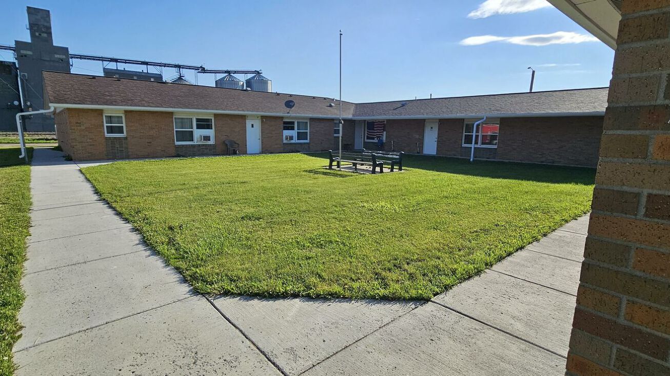 201 3rd St S, New Salem, ND 58563