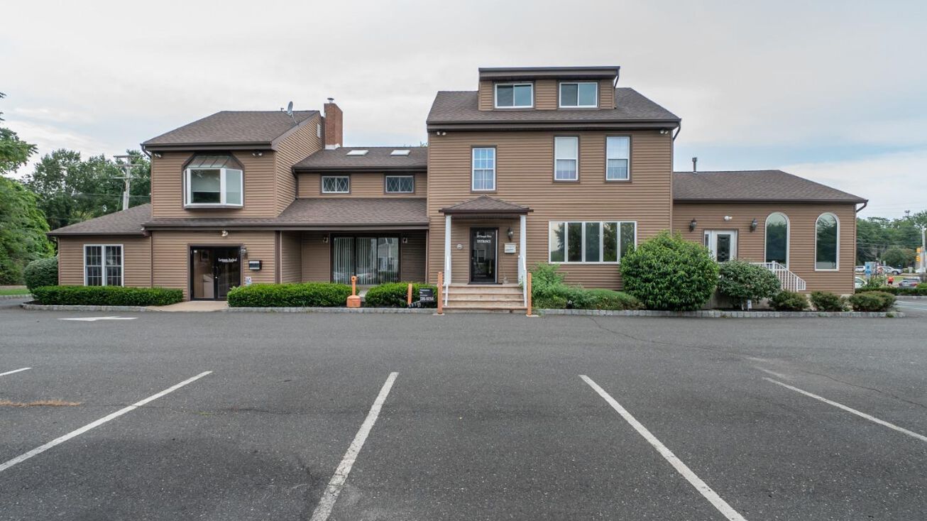 220 Forsgate Drive 3A, Jamesburg, NJ 08831