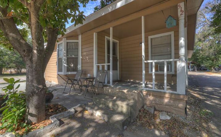 Pictures of Retail, Multifamily, Mixed Use property located at 512 Valley St, San Marcos, TX 78666 for sales - image #1