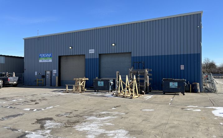 Pictures of Industrial property located at 15527 La Salle St, South Holland, IL 60473 for sales - image #1