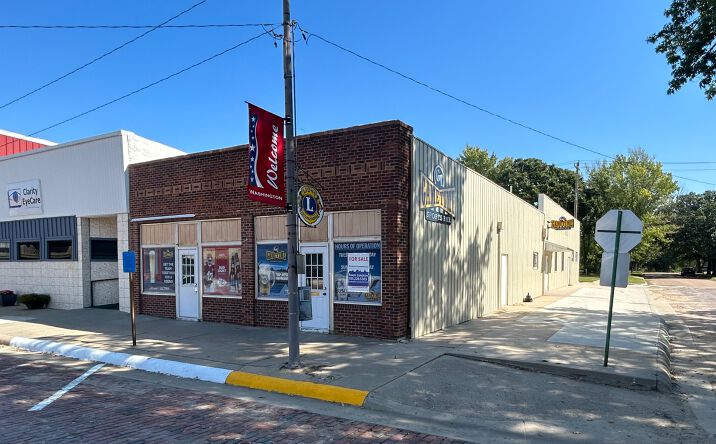 Pictures of Retail property located at 106 E 4th St, Washington, KS 66968 for sales - image #1