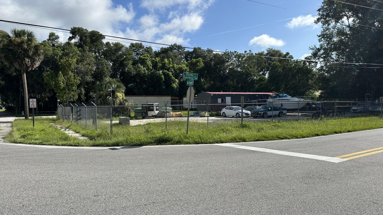 160 Florida Avenue, Osteen, FL 32764