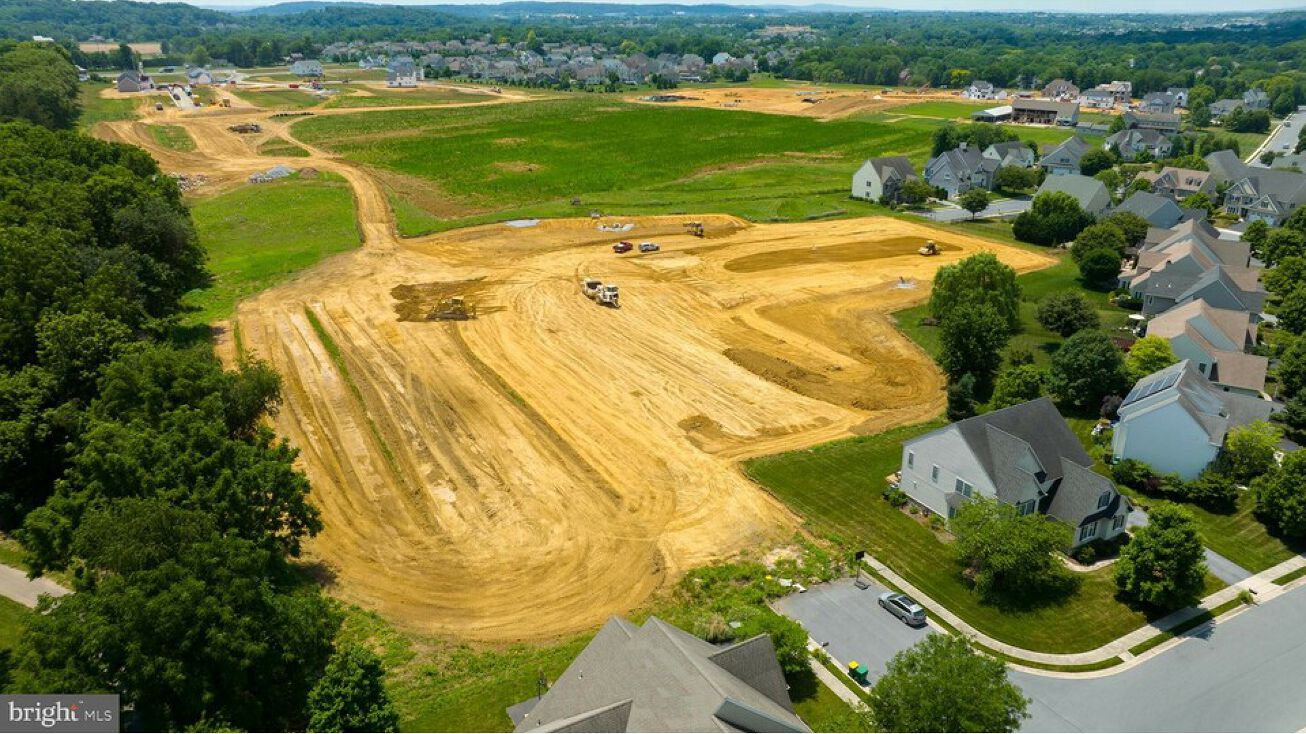 289 Fletcher Dr, Lititz, PA 17543