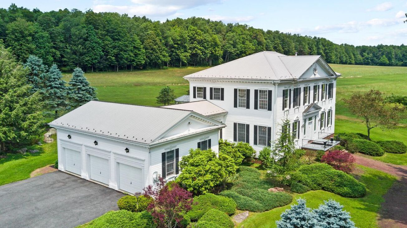 207 Saw Mill Rd, Weatherly, PA 18255