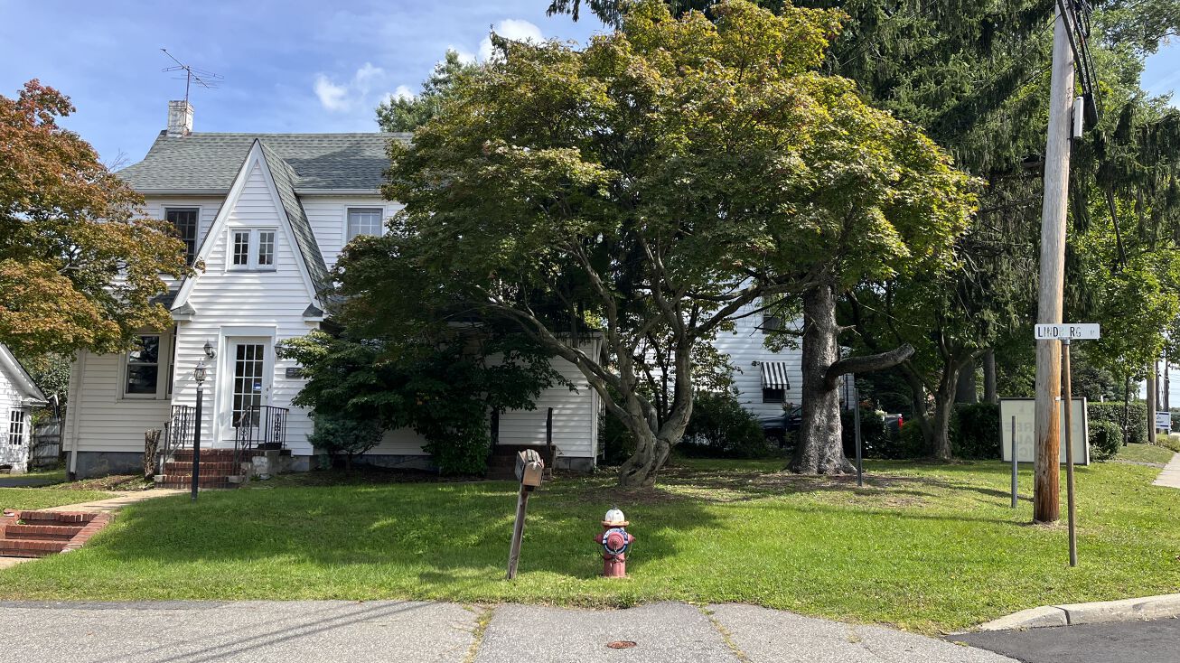 2122 Oak Tree Road, Edison, NJ 08820