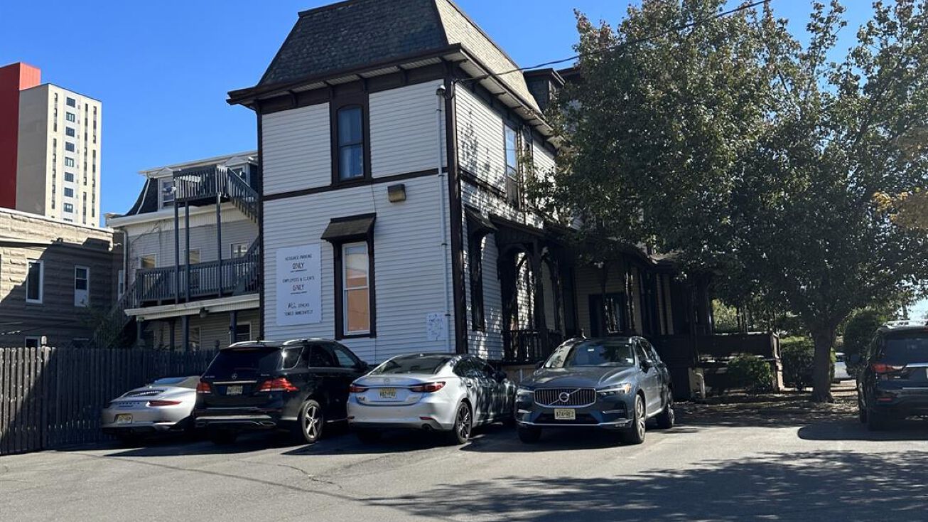 77 Livingston Avenue, New Brunswick, NJ 08901