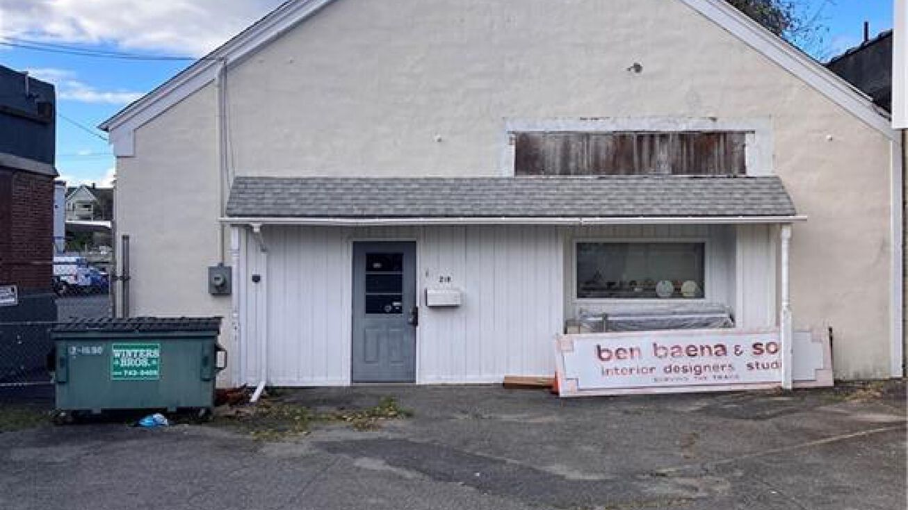 218 Charles St, Bridgeport, CT 06606