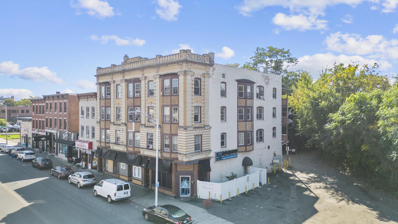 471 W Main St, Waterbury, CT 06702