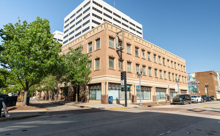 Pictures of Hospitality, Mixed Use, Multifamily, Office property located at 301 Wall Ave, Knoxville, TN 37902 for sales - image #1