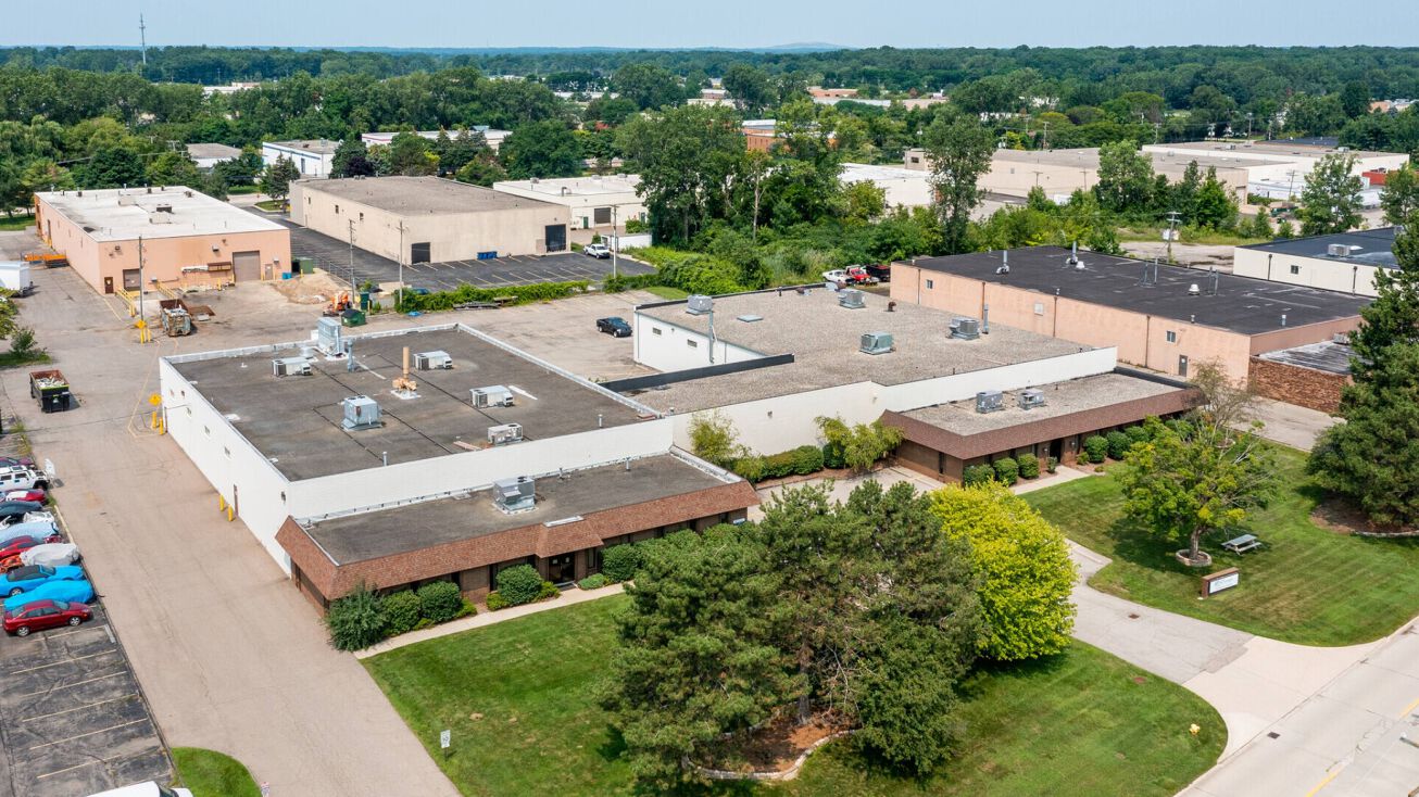 5815 Executive Dr E, Westland, MI 48185