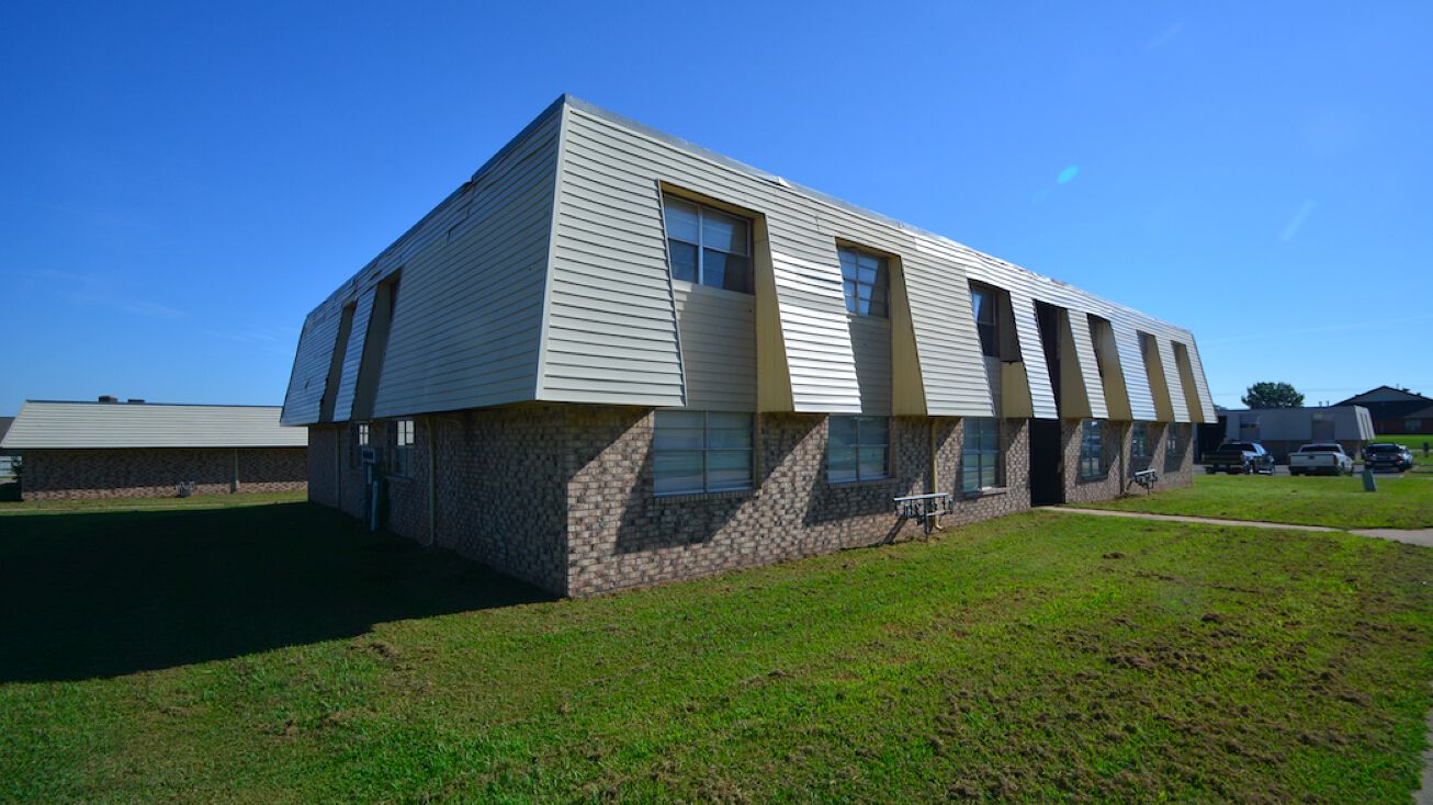 100 Arrowhead Dr, Pauls Valley, OK 73075