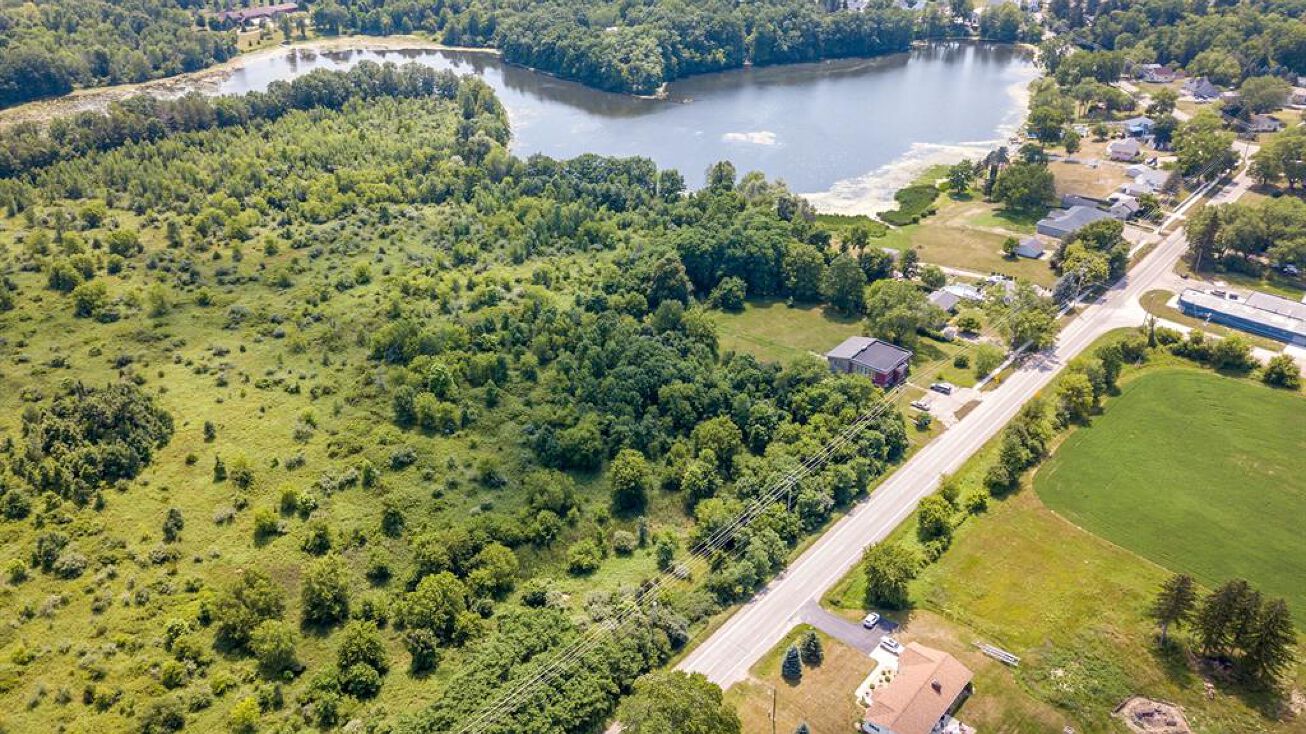 9200 Perry Rd, Grand Blanc, MI 48439