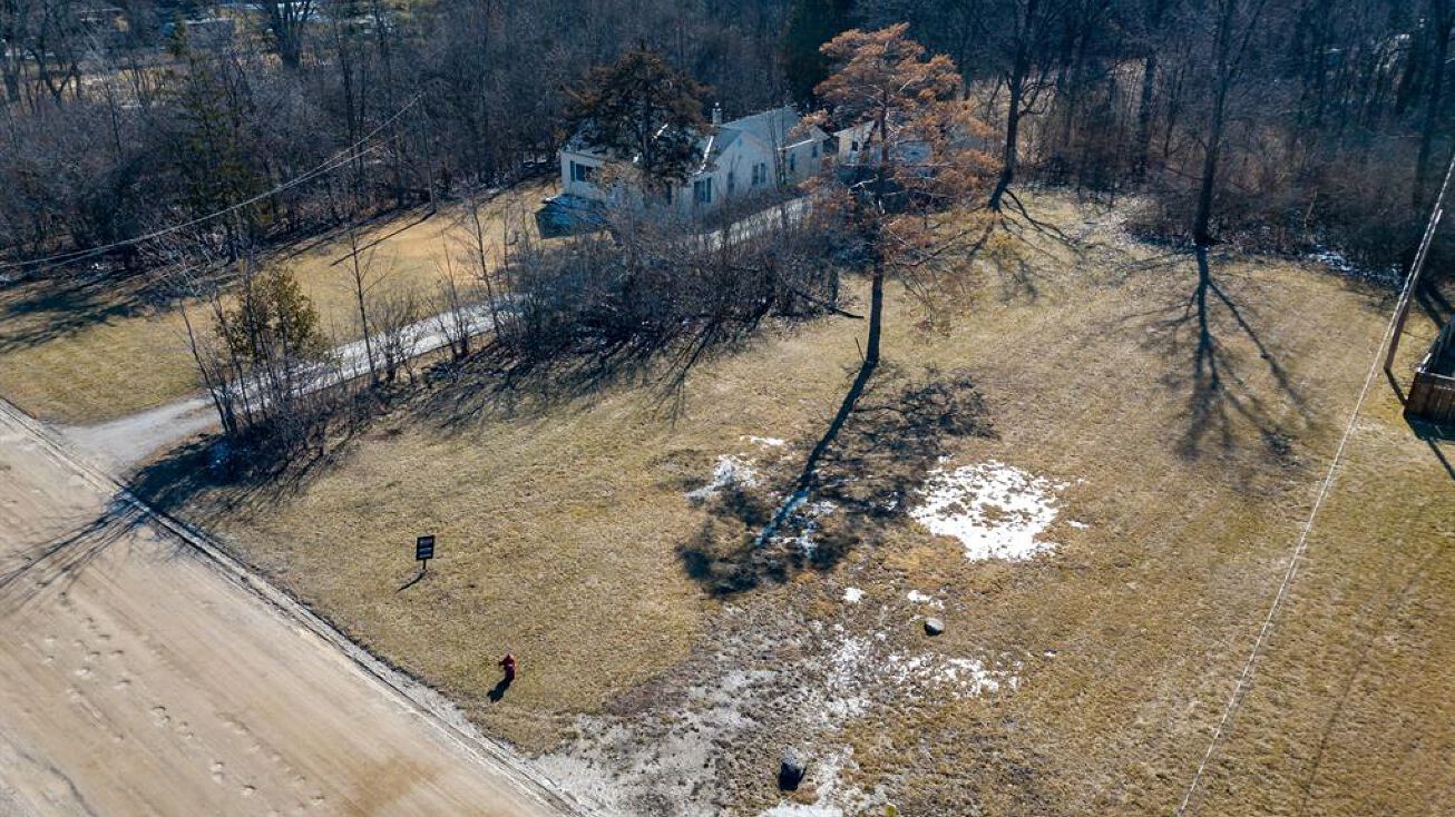 25559 Farmbrook Rd, Southfield, MI 48034