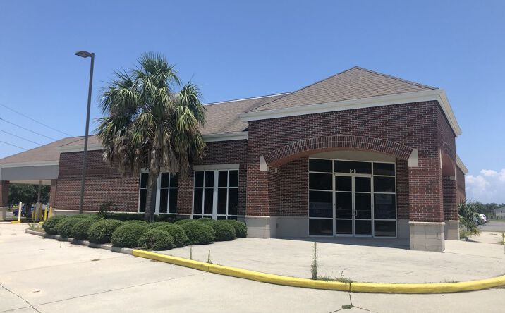 Pictures of Office, Retail property located at 810 W Esplanade Ave, Kenner, LA 70065 for sales - image #1