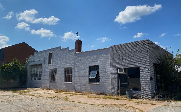 Pictures of Retail property located at 1095 W Broad St, Athens, GA 30606 for sales - image #1