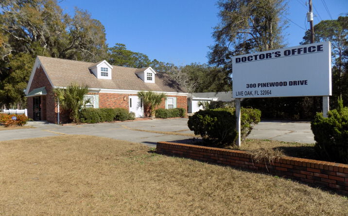 Pictures of Office property located at 300 Pinewood Way, Live Oak, FL 32064 for comps - image #1