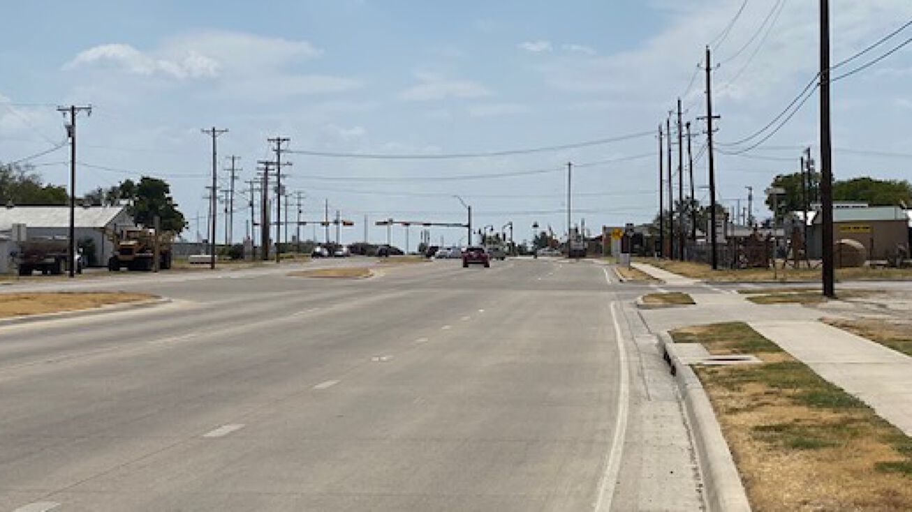 101 W 8th St, Justin, TX 76247