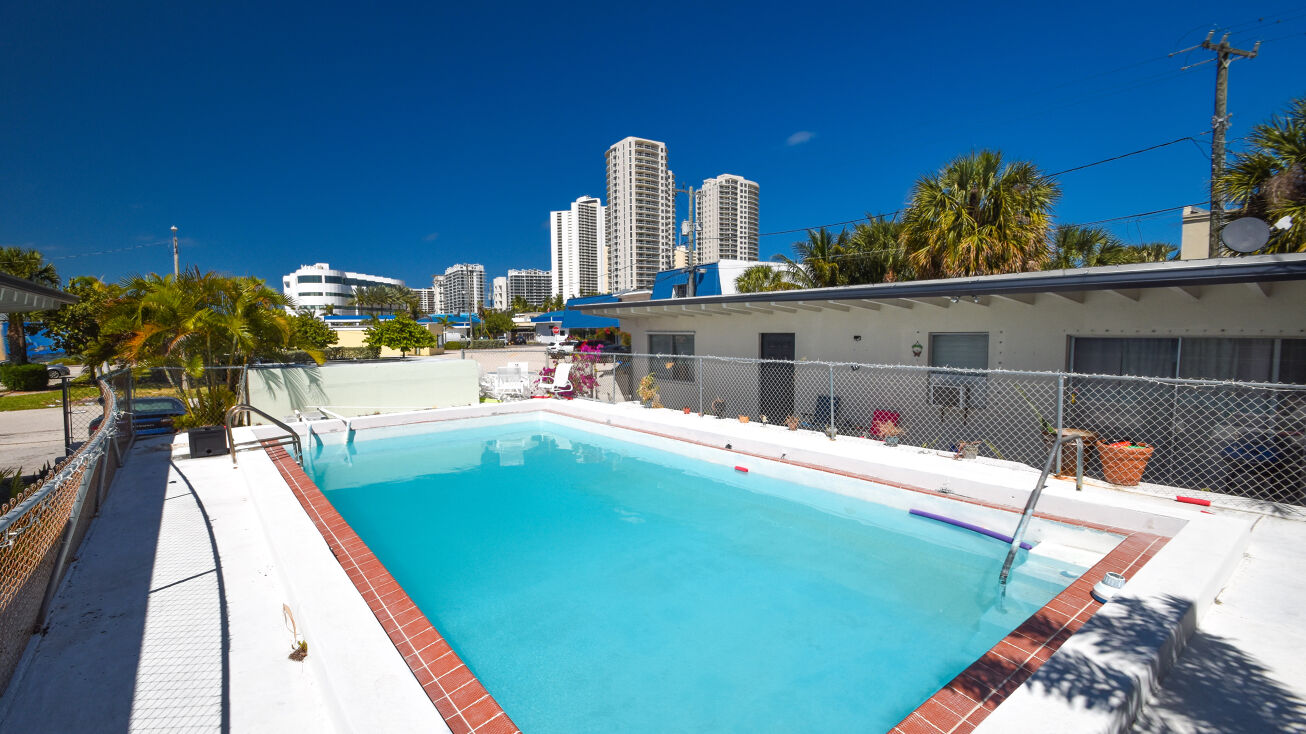 1257 Island Rd, West Palm Beach, FL 33404