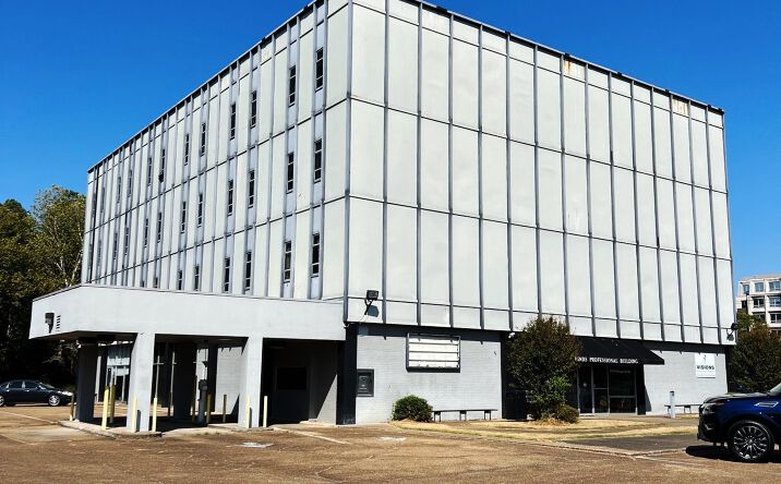 Pictures of Office property located at 1815 Hospital Dr, Jackson, MS 39204 for sales - image #1