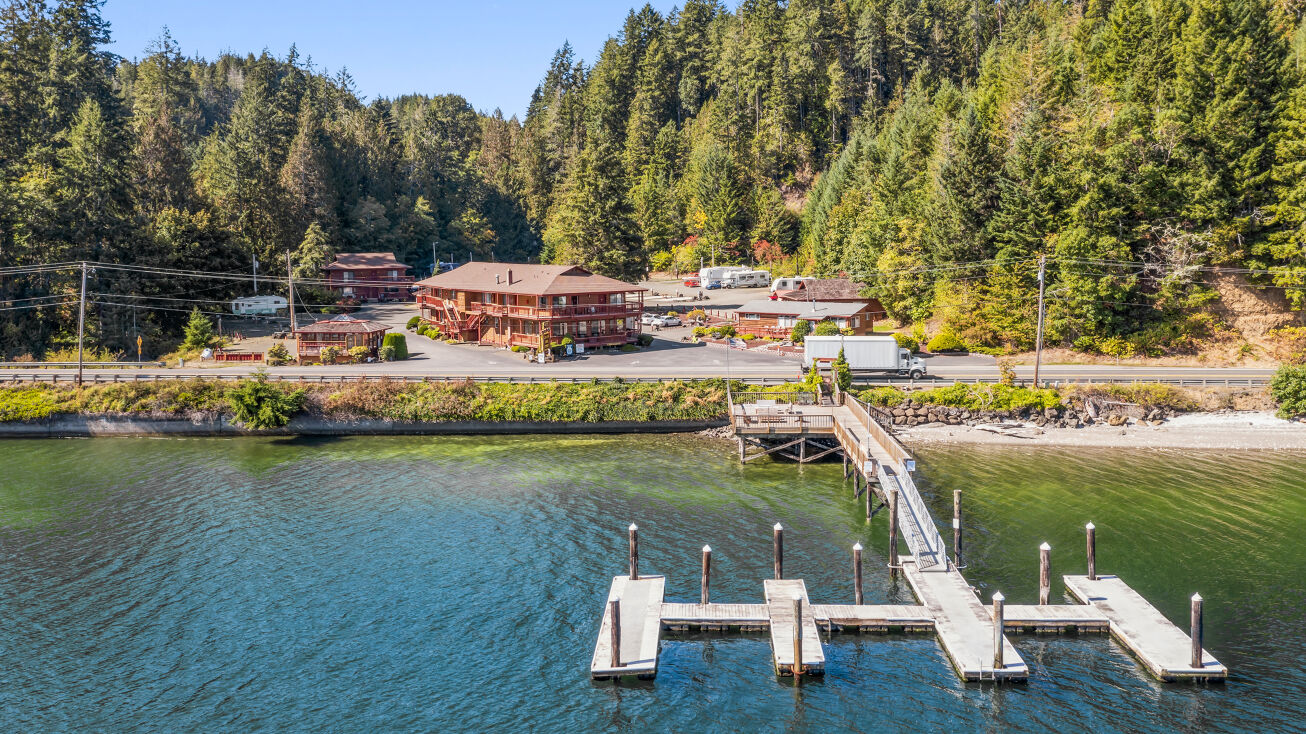 25381 US101, Hoodsport, WA 98548