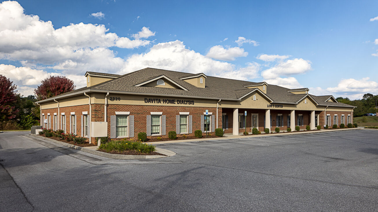 2320 Knob Creek Rd, Johnson City, TN 37604