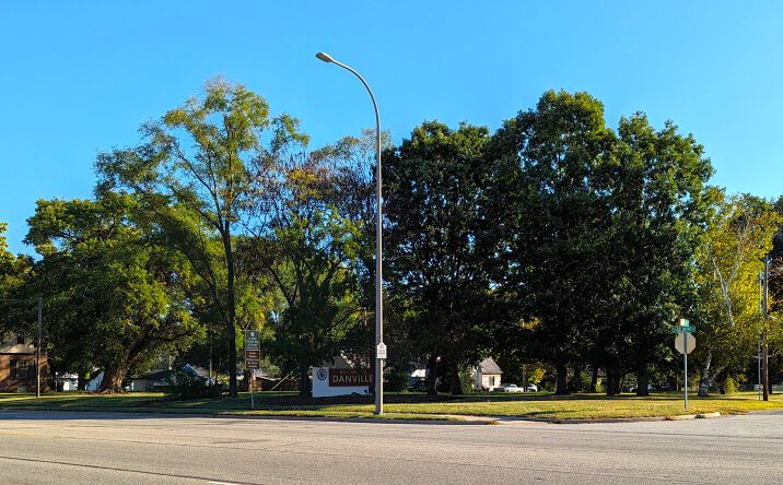 Pictures of Land property located at 130 S Gilbert St, Danville, IL 61832 for sales - image #1