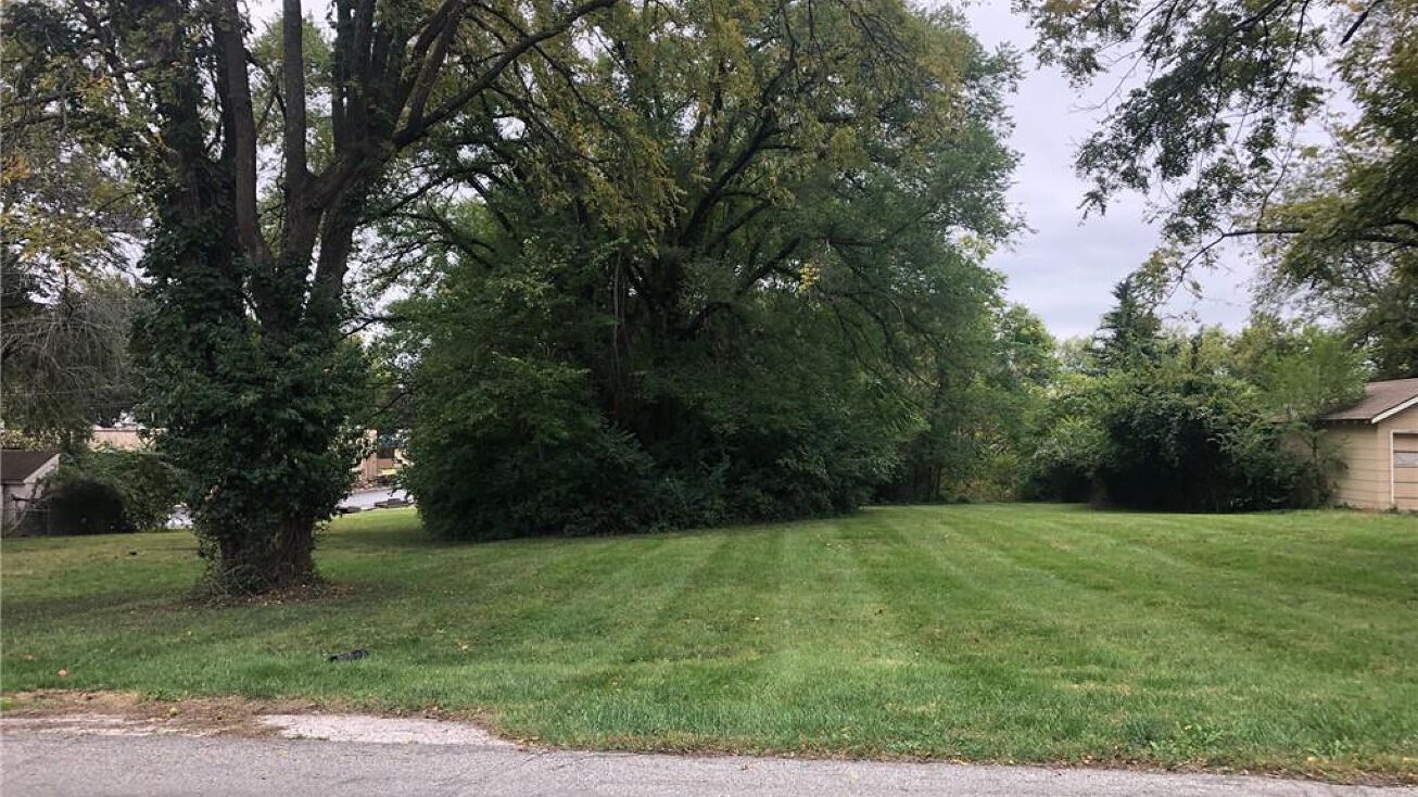 000 E 64th Street, Raytown, MO 64133