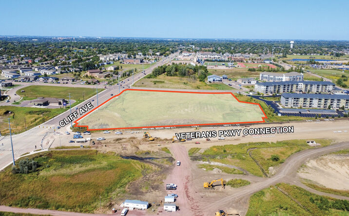 Pictures of Land property located at 1307 E 77th St, Sioux Falls, SD 57108 for sales - image #1